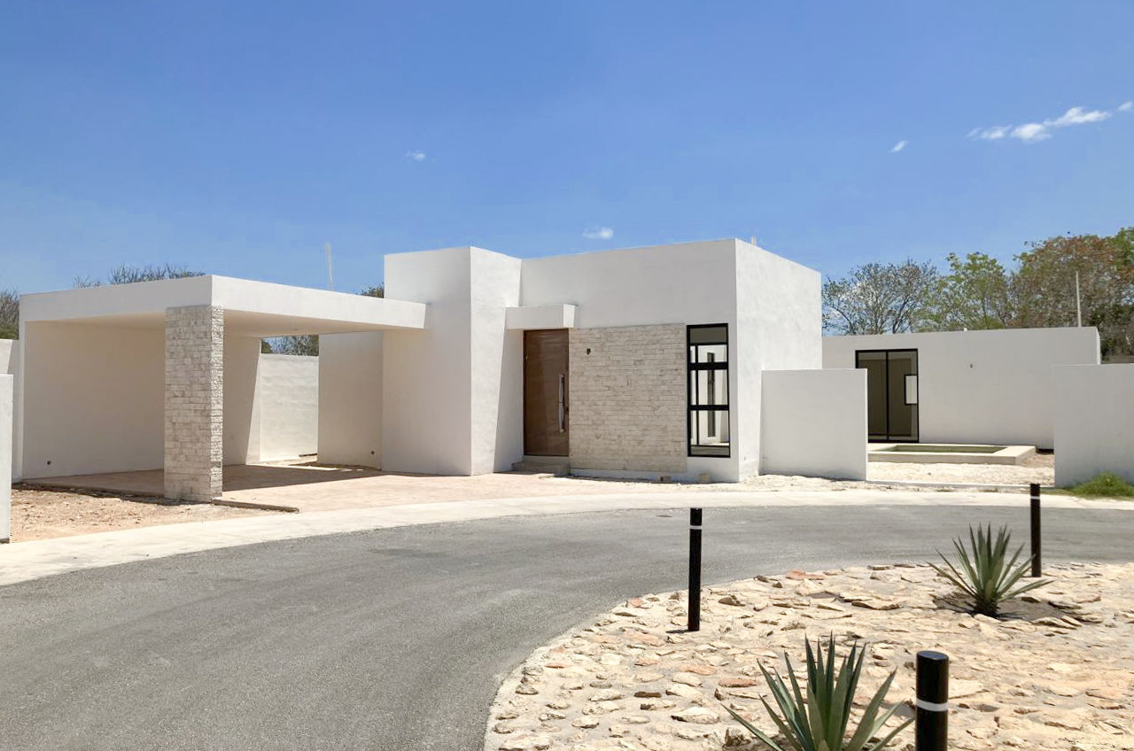 1142-Casa-de-1-piso-con-4-recamaras-y-alberca-en-venta-en-Privada-Inara (1).jpg